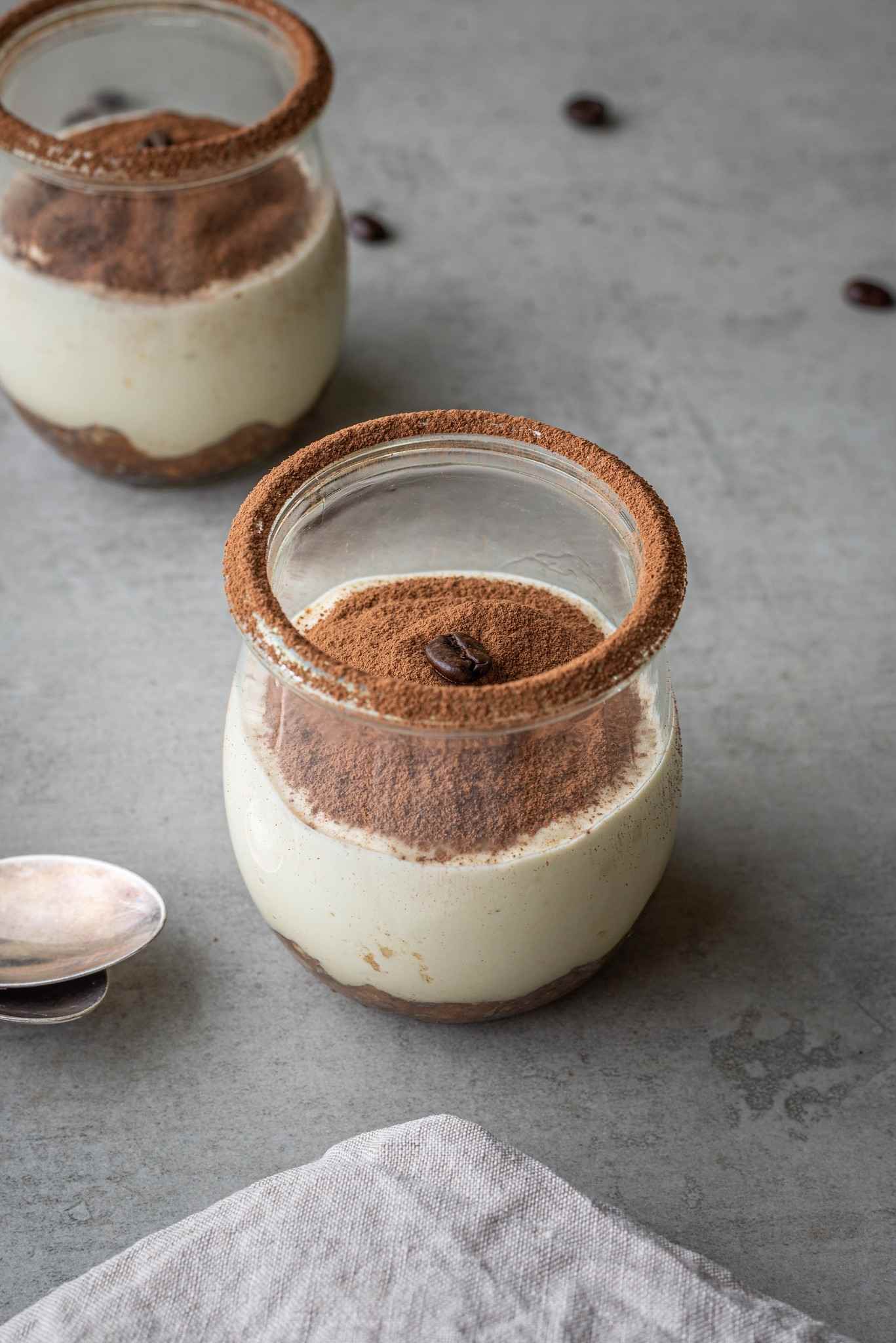 Raw Tiramisu – einfaches Rezept für eine cremiges Rohkost-Dessert