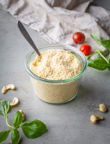 Rezept für veganen Parmesan aus Cashewnüssen
